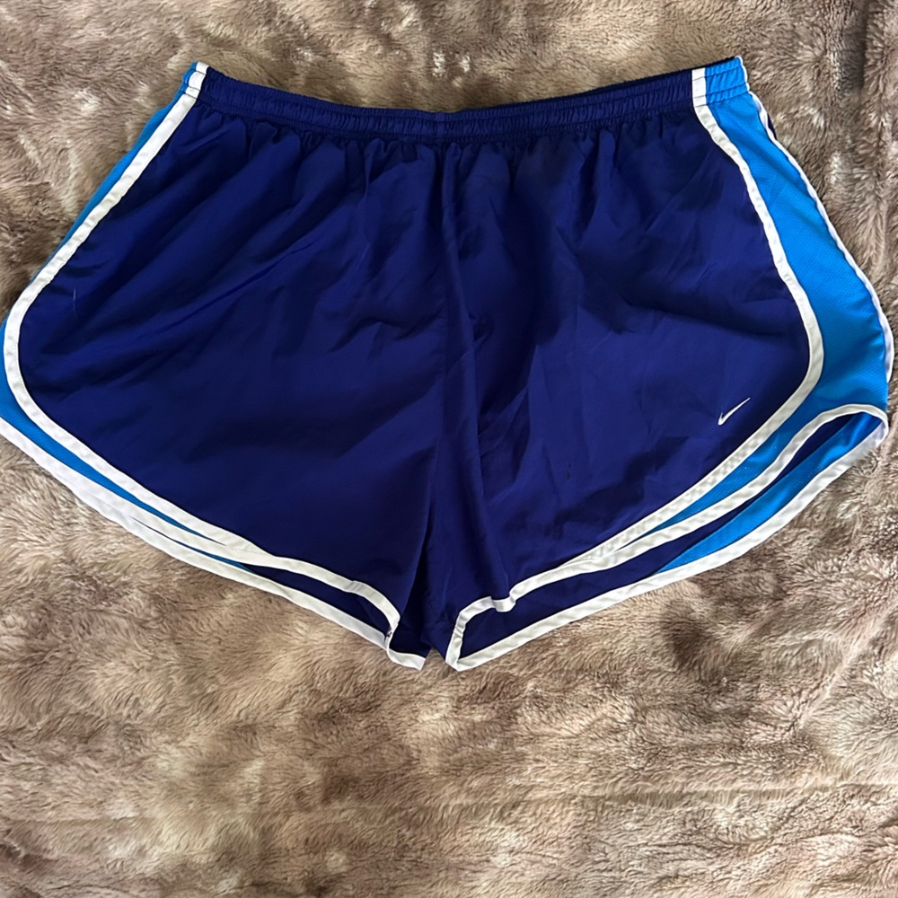 Nike Women’s Dri-FIT Tempo Short
